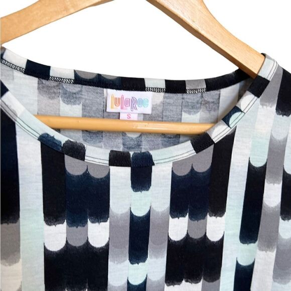 LuLaRoe Gigi Top Size Small - Picture 2 of 5
